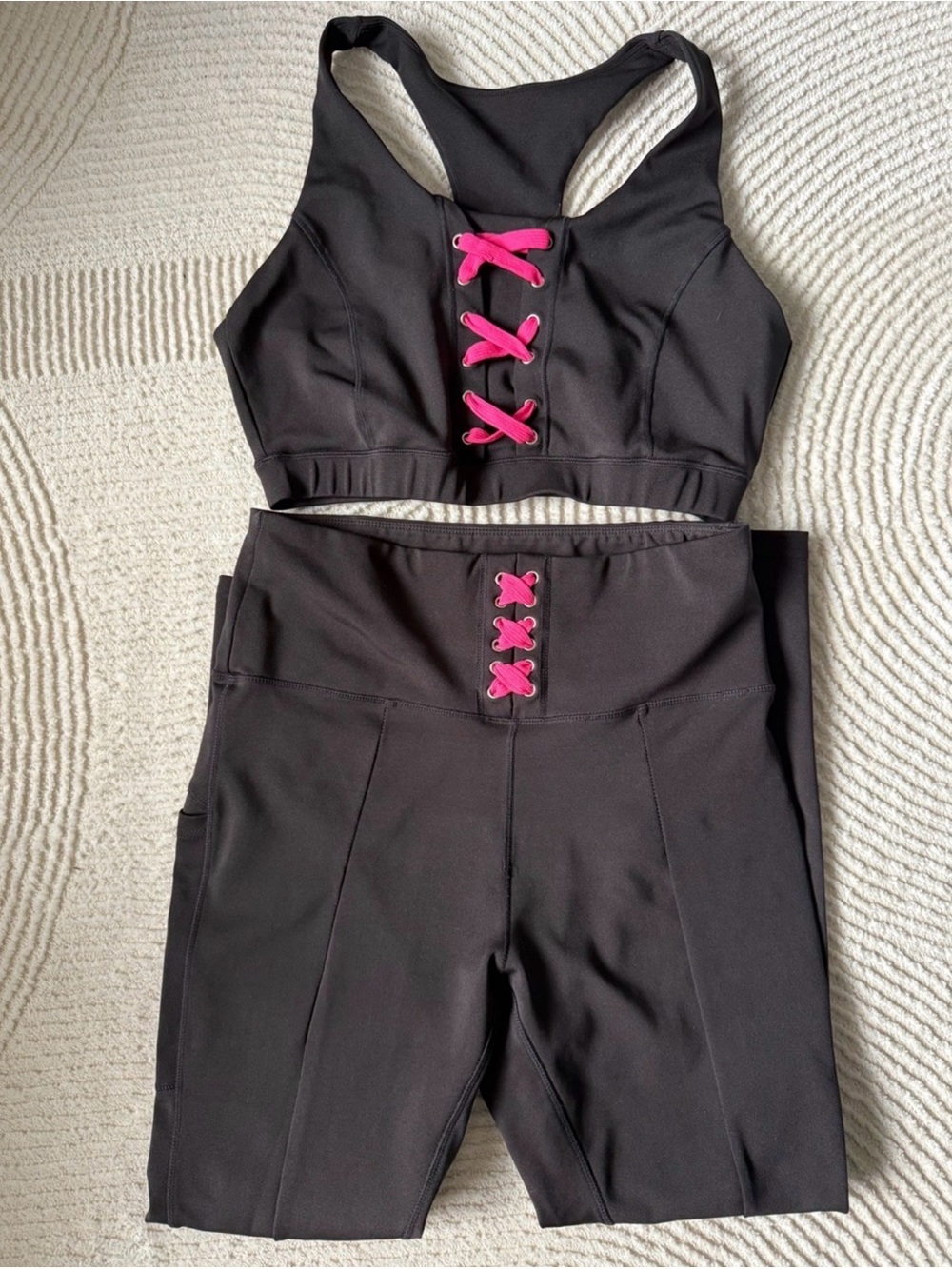 Pop Fit Black Activewear Set – XL Sports Bra & L High Waist Leggings pockets